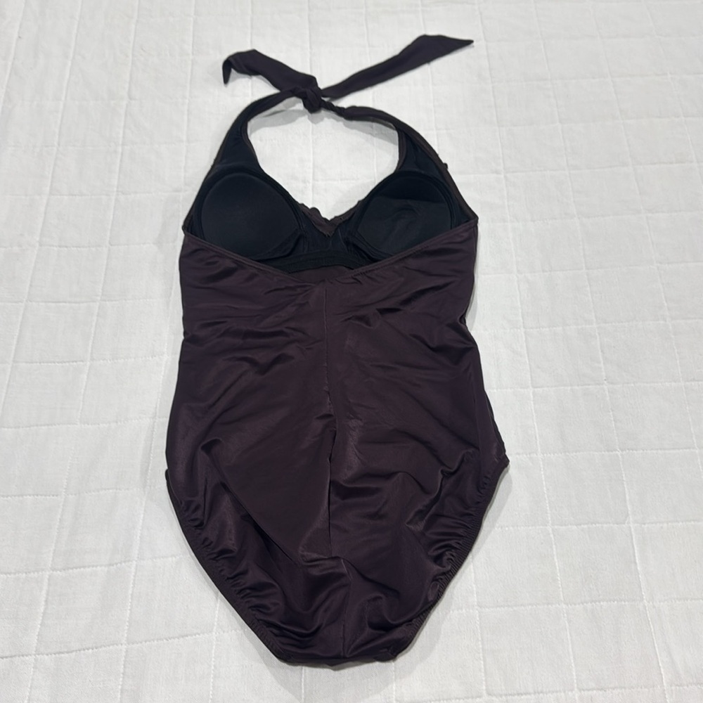 Miraclesuit Swimsuit - Picture 5 of 12